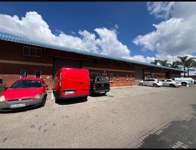 271M² WAREHOUSE TO LET IN HENNOPSPARK
